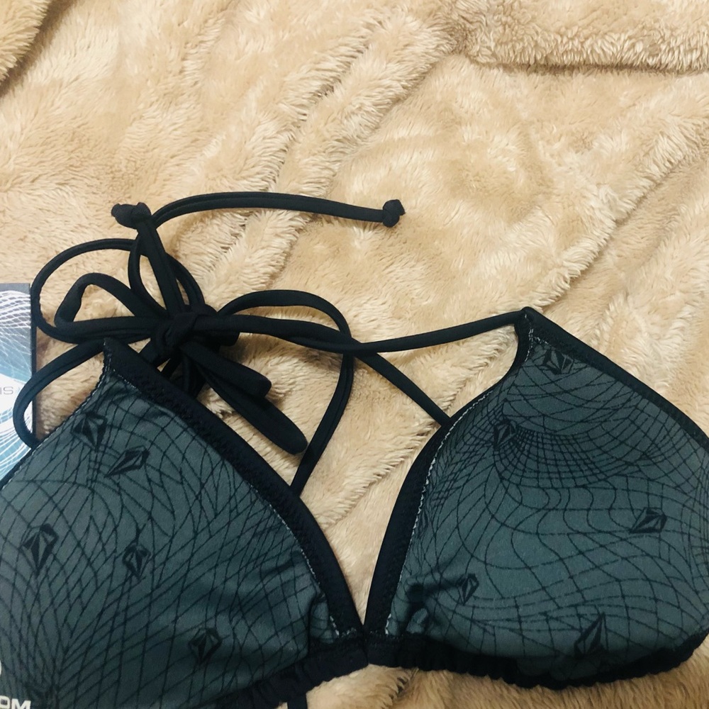 VOLCOM Simply solid Eco swim Collection Bikini Top - Size :  AU 8 - Picture 2 of 4